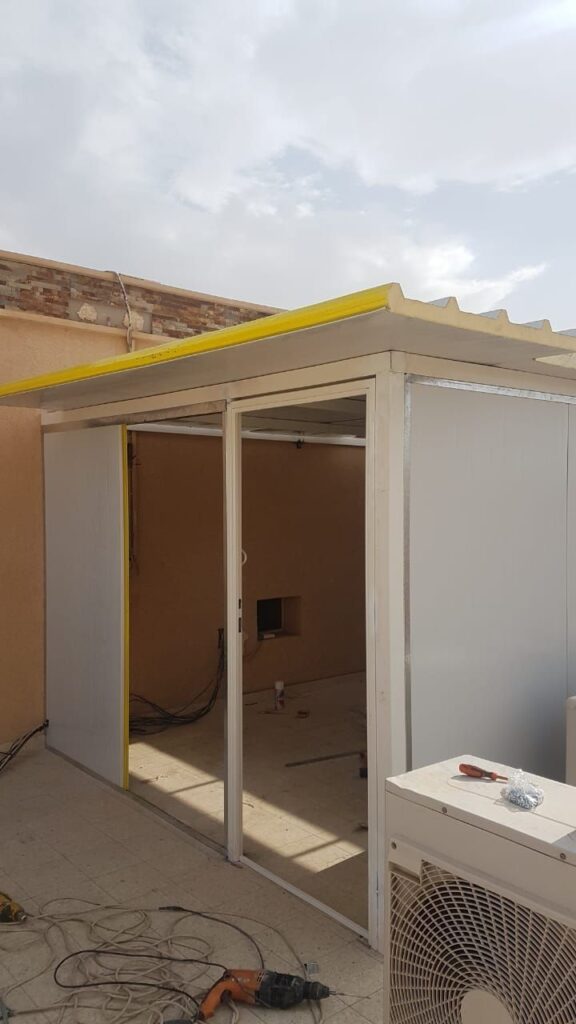 تركيب ساندوتش بانل للغرف والملاحق في القطيف 0560652757